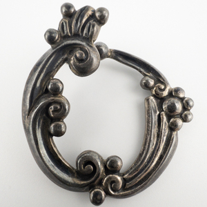 lot 5 image: MARGOT DE TAXCO Swirl & Curly Q Sterling Silver Screw-Back Non-Pierced Earrings.