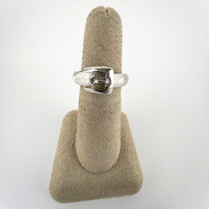 lot 67 image: AVON VINTAGE Belt Buckle Silver Tone Base Metal Ring. Size 6-7.5.