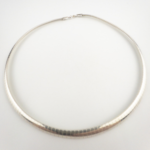 lot 76 image: Timeless Domed sterling Silver Omega Chain.