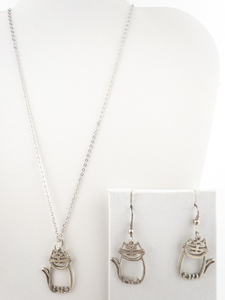 lot 82 image: Doll Face Cat Outline Sterling Silver Pendant Necklace & French Wire Earrings .