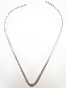 lot 91 image: V-Shaped Sterling Silver Torc Necklace. 