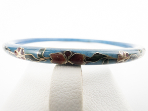 lot 102 image: VINTAGE Cloisonne Floral Bangle.