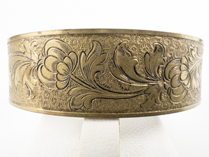 lot 105 image: VINTAGE Floral Filigree Yellow Plated Brass Hinged Bangle.