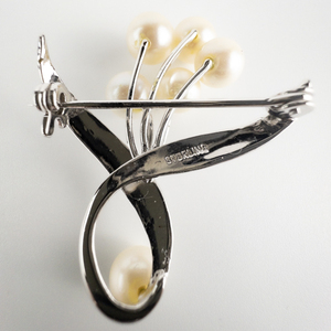 lot 133 image: Lovely Pearl Bouquet Sterling Silver Brooch.