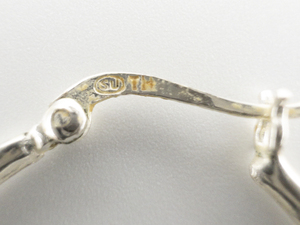 lot 166 image: Sunstone Textured Large White Base Metal Hinged Wire Hoop Earrings.