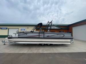 lot 4 image: 2023 Angler Qwest Model 82426 Cat Fish Pro RAA Fishing Tritoon Pontoon With 300 hp Mercury Verado
