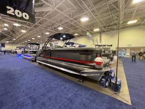 lot 3 image: 2023 Qwest M- Class Model 8524 RLS RTZ  Tritoon Pontoon With 250 hp Honda