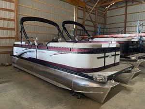 lot 10 image: 2023 Quest E- Class RLS LTZ Pontoon Boat NO MOTOR