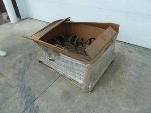 lot 11 image: Universal Crank Valves x 8