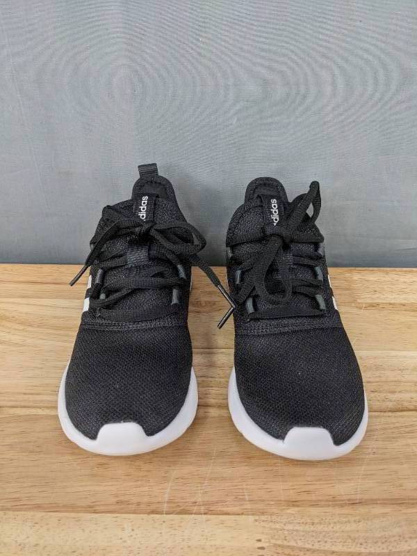 lot 64 image: New Adidas Cloudfoam Pure 2.0 Black & White Womens Size 5 L