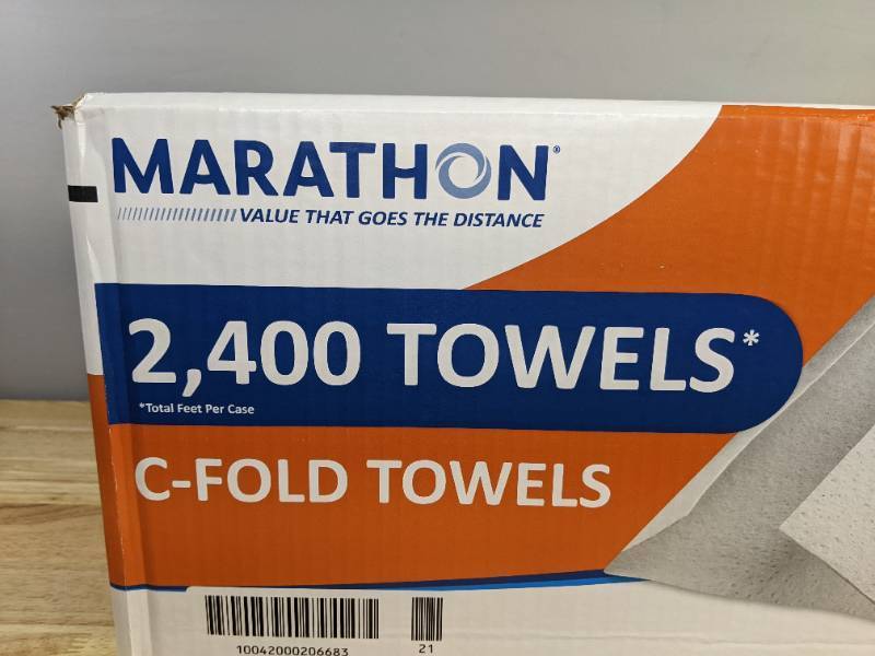 lot 32B image: Brand New Marathon C-Fold 1-Ply Paper Towels, 10 x 13, White 200 towelspk., 12 pks. L