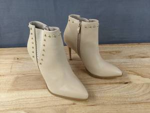 lot 100 image: Allegra K Pointed Toe Stiletto Heels Womens Size 6.5 Beige L