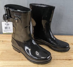 lot 77 image: Brand New Western Chief Mid Height Solid Gloss Waterproof Rain Boots Womens Size 6 Black L