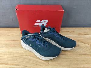 lot 70A image: New Balance Fresh Foam Arishi V4 Shoes Womens Size 8 Sneakers Blue and White L