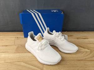 lot 39 image: New Adidas Swift Run Shoes Womens Size 5 White L