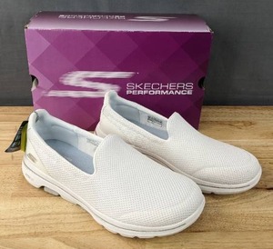 lot 53 image: Brand New Skechers Go Walk 5 Slip On Sneakers Womens Size 8.5 White L