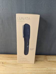 lot 6 image: New Lunata Beauty Cordless Hot Brush N