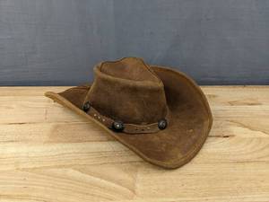 lot 63 image: New Minnetonka Silverton Dude Hat Brown with Metal Conchos Unisex Small $67.95 Retail N