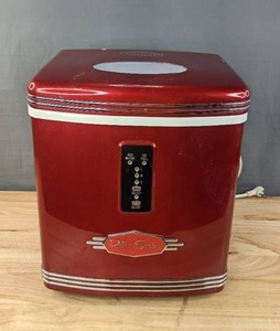 lot 113 image: Nostalgia Electrics Retro Series Red Ice Maker V