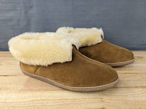 lot 42A image: Minnetonka Moccasin Sheepskin Ankle Boot Mens Size 10 Golden Tan N
