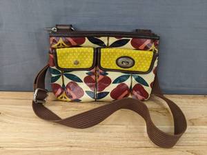 lot 64B image: Fossil Key Per Crossbody Canvas Floral Bag E