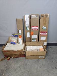 lot 172 image: 4 Backsplash Tile Pieces In Assorted Sizes V