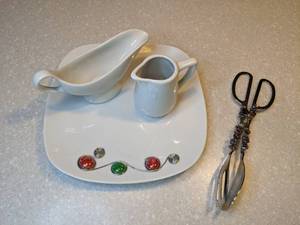 lot 422 image: Creamer Gravy Boat Plate Tongs Decorated With Purple Stones P