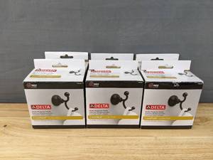 lot 173 image: 6 New Boxes of Delta Crestfield Collection Venetian Bronze Multi-Purpose Hooks V