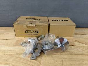 lot 174 image: 3 New Falcon Commercial Door Levers V