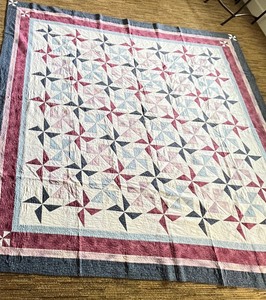 lot 29 image: Very Large Handmade Quilt