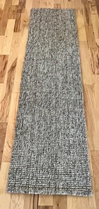 lot 9 image: Pottery Barn Rug Runner (1 of 2)