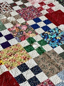 lot 31 image: Stunning Handmade Quilt (Fun Colors & Designs)