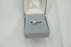 lot 32 image: fashion jewelry