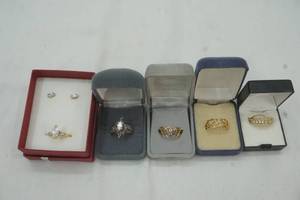 lot 34 image: fashion jewelry