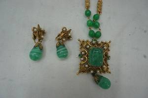 lot 41 image: Vintage Florenza fashion jewelry
