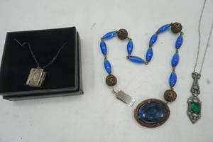 lot 46 image: Antique necklace lot, locket and lavalier