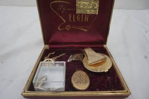 lot 49 image: Vintage antique jewelry in Elgin case
