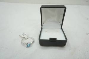 lot 52 image: Sterling silver topaz, size 9 ring