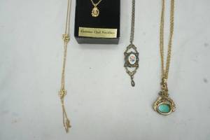 lot 53 image: Vintage necklace lot including opal necklace