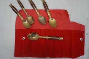 lot 77 image: Thailand spoon set
