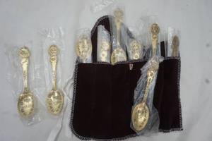 lot 76 image: American Collectors Guild spoon set