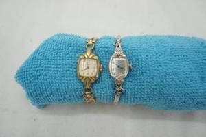lot 93 image: Vintage Timex and Bulova watches