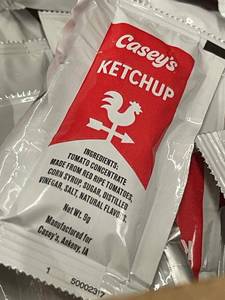 lot 41 image: Caseys Ketchup Packets - 200 Count