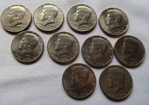 lot 42 image: 10 JOHN F KENNEDY BICENTENNIAL HALF DOLLARS