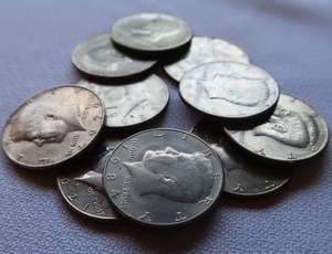 lot 52 image: 10 ASSORTED KENNEDY  HALF DOLLARS