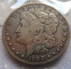 lot 55 image: 1900 MORGAN SILVER DOLLAR