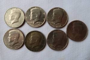 lot 89 image: 7 JOHN F KENNEDY BICENTENNIAL HALF DOLLARS