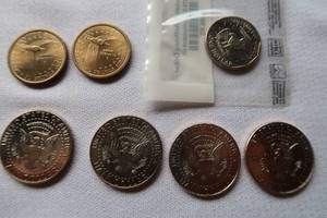 lot 90 image: MISC LOT OF COINS