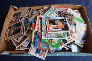 lot 137 image: BASEBALL CARDS