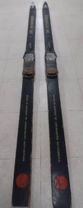 lot 166 image: PAIR OF KONGSBERG SKIFABRIKK DOWN HILL SKIS